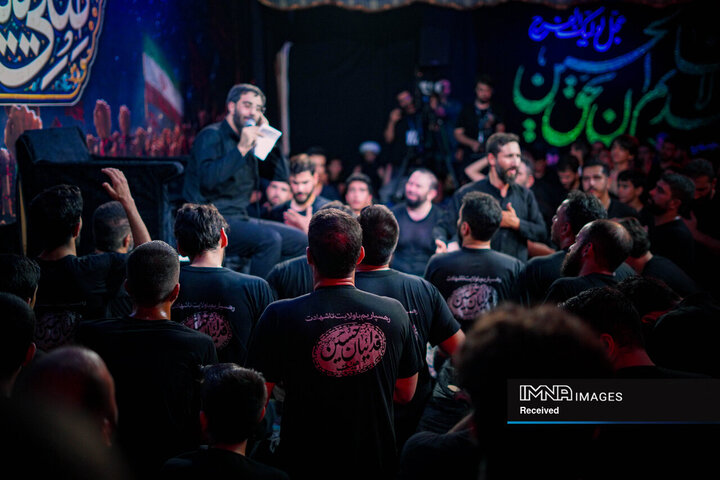 عزاداری دهه اول محرم در هیئت فدائیان حسین(ع)