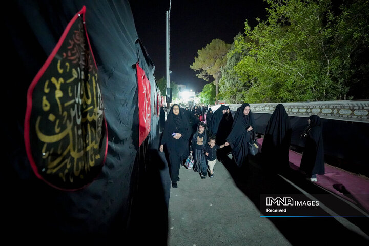 عزاداری دهه اول محرم در هیئت فدائیان حسین(ع)
