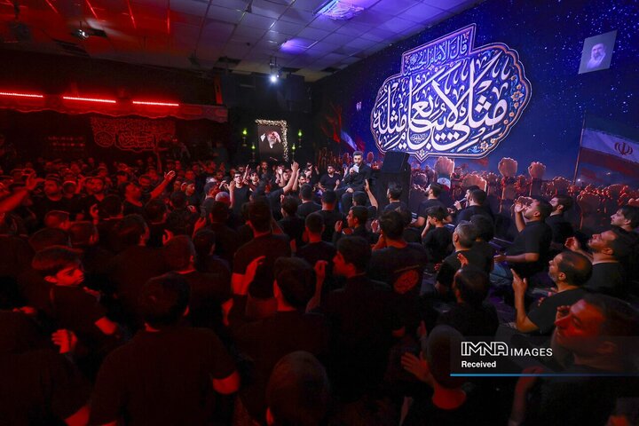 عزاداری دهه اول محرم در هیئت فدائیان حسین(ع)