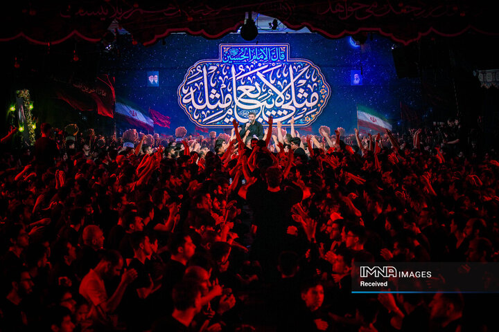 عزاداری دهه اول محرم در هیئت فدائیان حسین(ع)