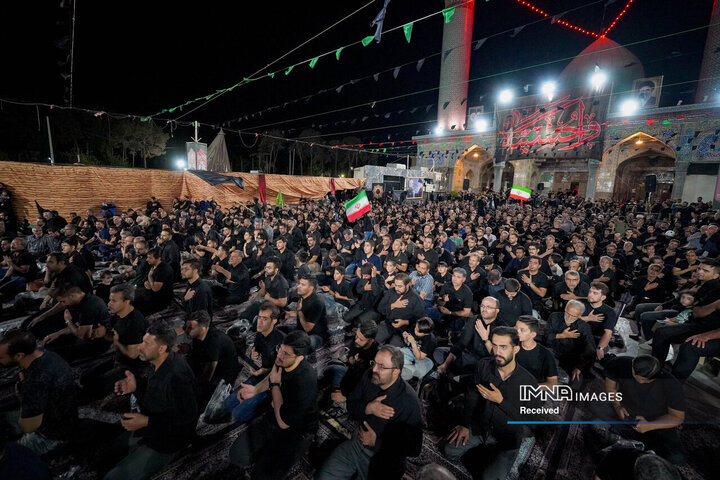 عزاداری دهه اول محرم در هیئت فدائیان حسین(ع)