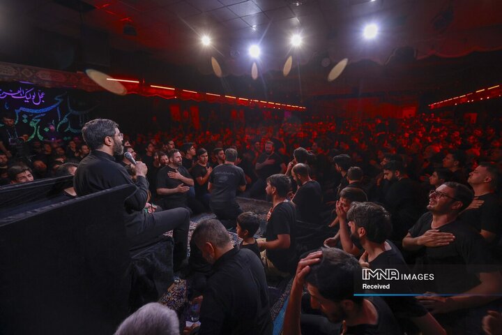 عزاداری دهه اول محرم در هیئت فدائیان حسین(ع)