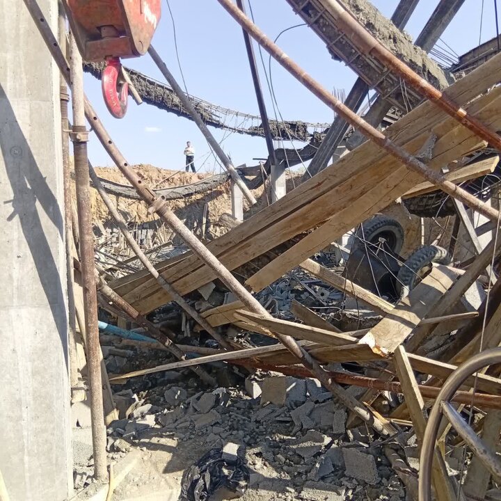 یک فوتی و ۱۰ مصدوم در حادثه ریزش آوار قطب صنعتی دستگرد فرخشهر