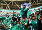شادی و پایکوبی هواداران عربستان پیش از دیدار مقابل اسپانیا + فیلم