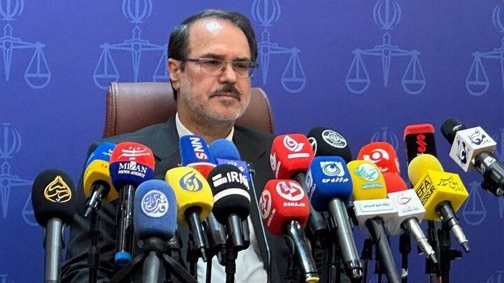 خدائیان: اینترنت پرو متوقف شد و مبالغ کاربران باید بازگردانده شود