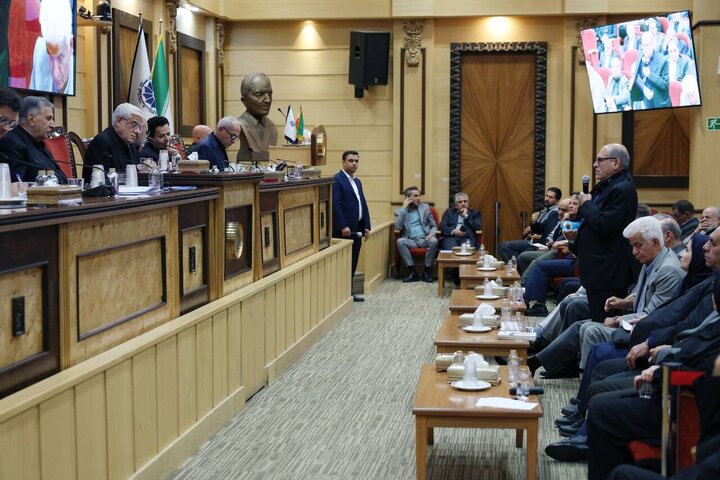 عارف: دستاوردهای جنگ تحمیلی سوم مدیون افسران جبهه علم و فناوری است