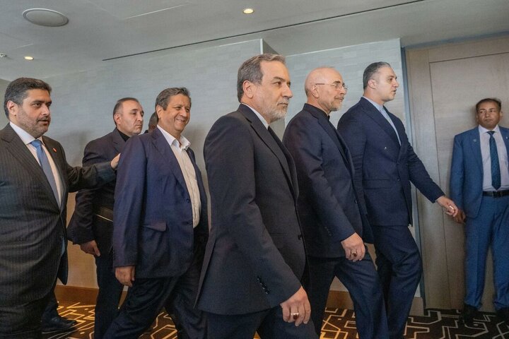 هیئت ایرانی محل مذاکرات سوئیس را به مقصد تهران ترک کرد