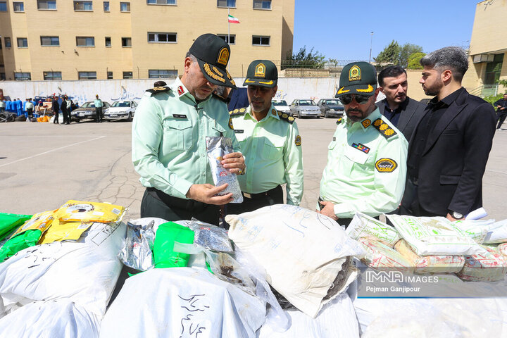 کشف بیش از ۳ تن مواد مخدر و دستگیری ۸ هزار و ۸۶۱ نفر در اصفهان