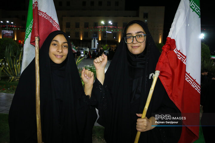 عزاداری شب هشتم محرم در خیابان‌های اصفهان