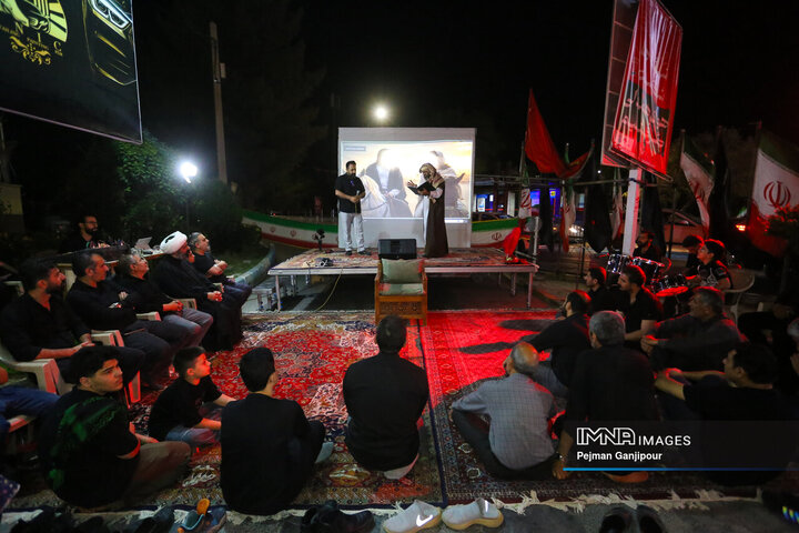 عزاداری شب هشتم محرم در خیابان‌های اصفهان