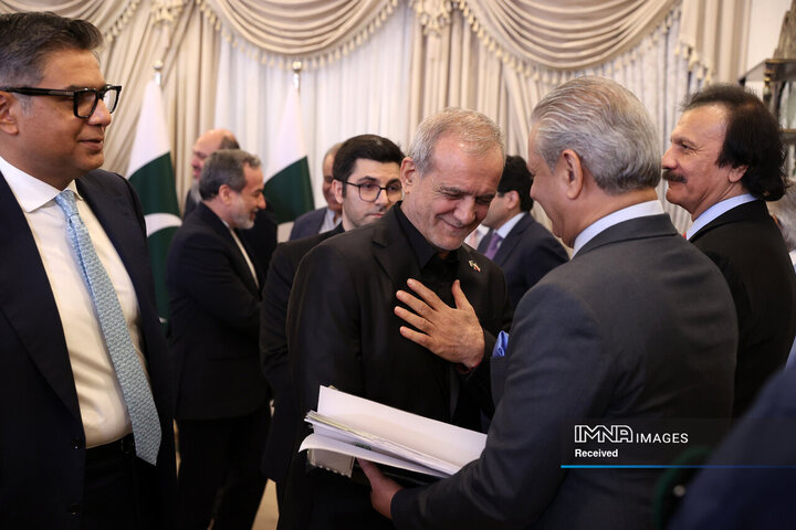 نشست خبری مشترک رئیس‌جمهور ایران و نخست‌وزیر پاکستان