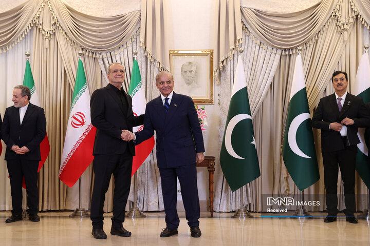نشست خبری مشترک رئیس‌جمهور ایران و نخست‌وزیر پاکستان