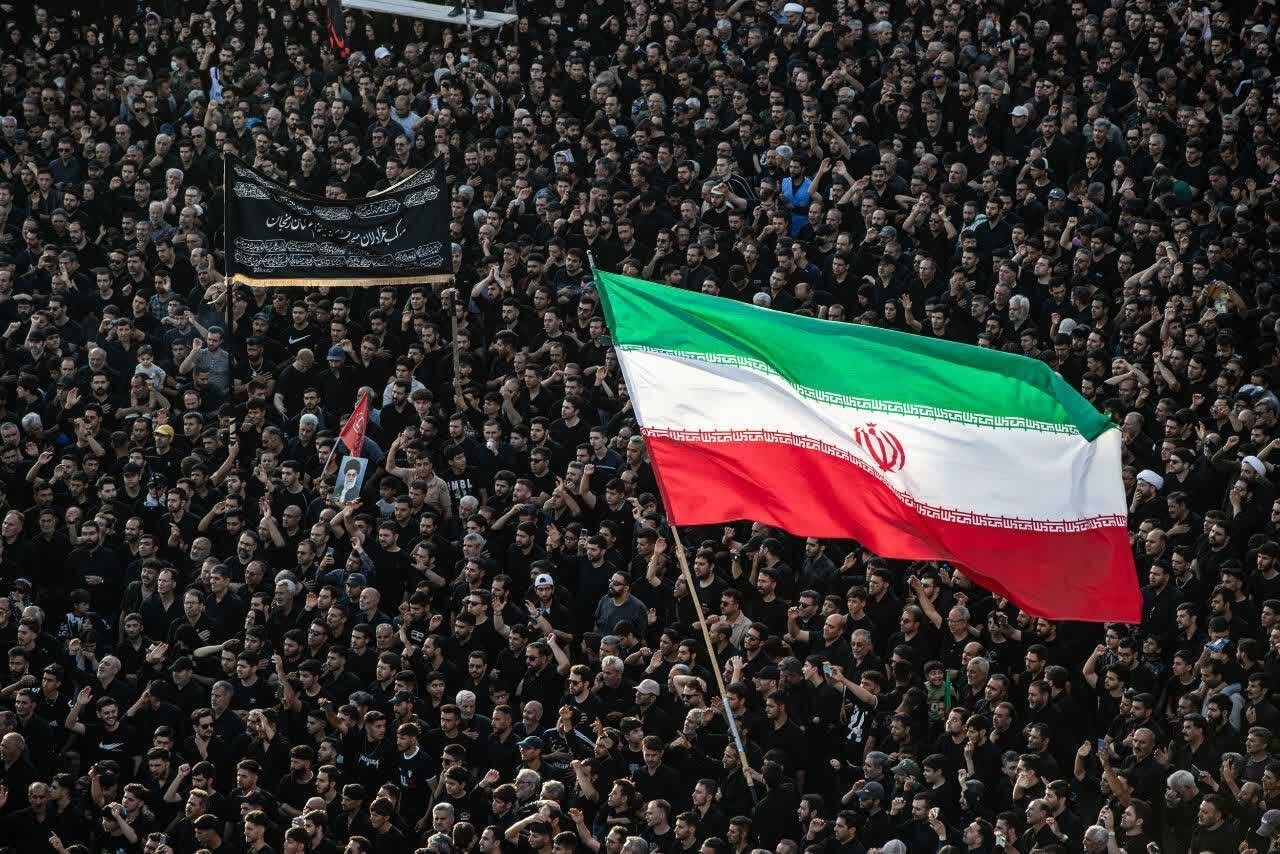 زنجان در خروش یوم‌العباس/ اینجا پرچم حسین بر زمین نمی‌افتد
