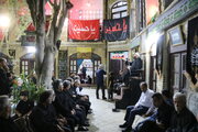 مراسم عزاداری شب عاشورا در خانه قدیمی اکبری‌ها کرمانشاه