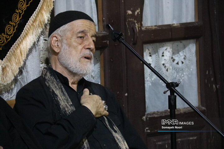 مراسم عزاداری شب عاشورا در خانه قدیمی اکبری‌ها کرمانشاه