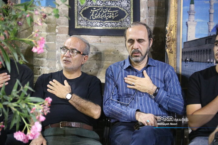 مراسم عزاداری شب عاشورا در خانه قدیمی اکبری‌ها کرمانشاه