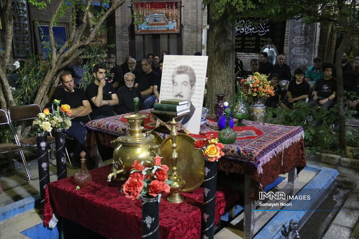 مراسم عزاداری شب عاشورا در خانه قدیمی اکبری‌ها کرمانشاه