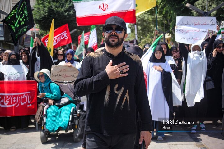 مراسم عزاداری ظهر  عاشورای حسینی در سنندج