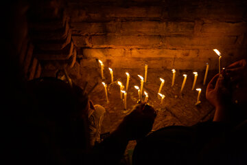 A Night of Candles and Tears: Isfahan Mourns Sham-e Ghariban of Imam Hussein (AS)