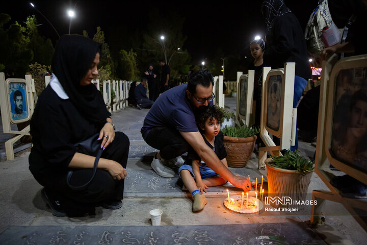 شام غریبان در گلستان شهدا