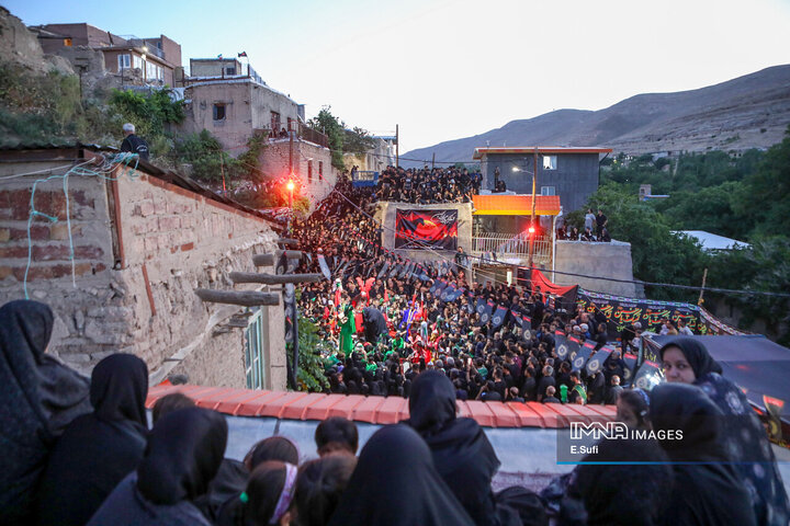 تعزیه‌خوانی عاشورای حسینی در روستای تاریخی وفس