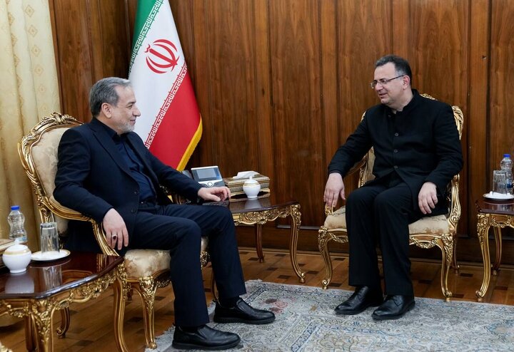 دیدار سفیر ایران در گرجستان با عراقچی