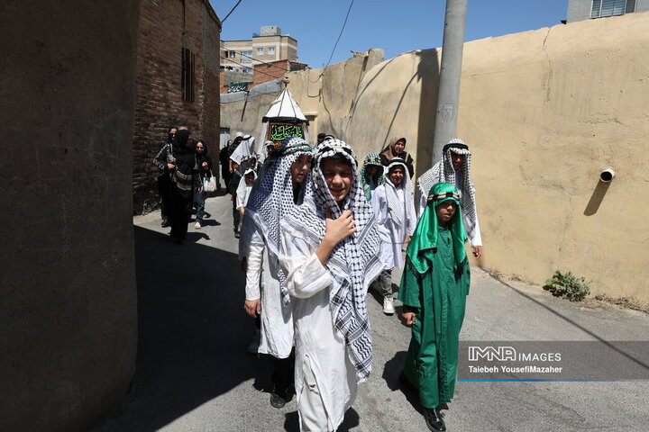 آئین حرکت نمادین طایفه بنی اسد در همدان