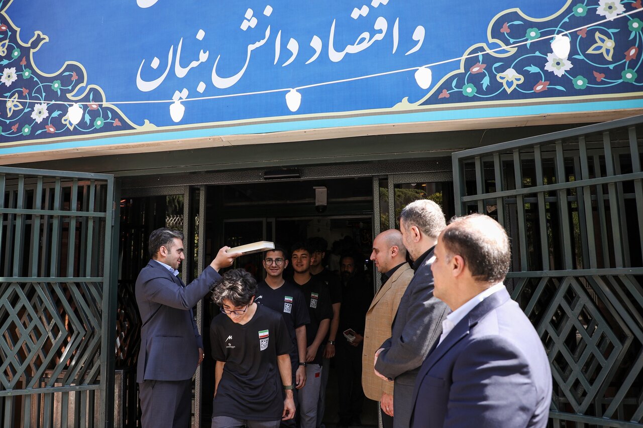 کاروان ملی رباتیک ایران راهی رقابتهای جهانی ربوکاپ شد