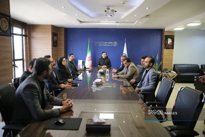 پیگیری متمرکز و فرابخشی برای پایانه‌های درون شهری و نظام بهره‌برداری رینگ چهارم اصفهان