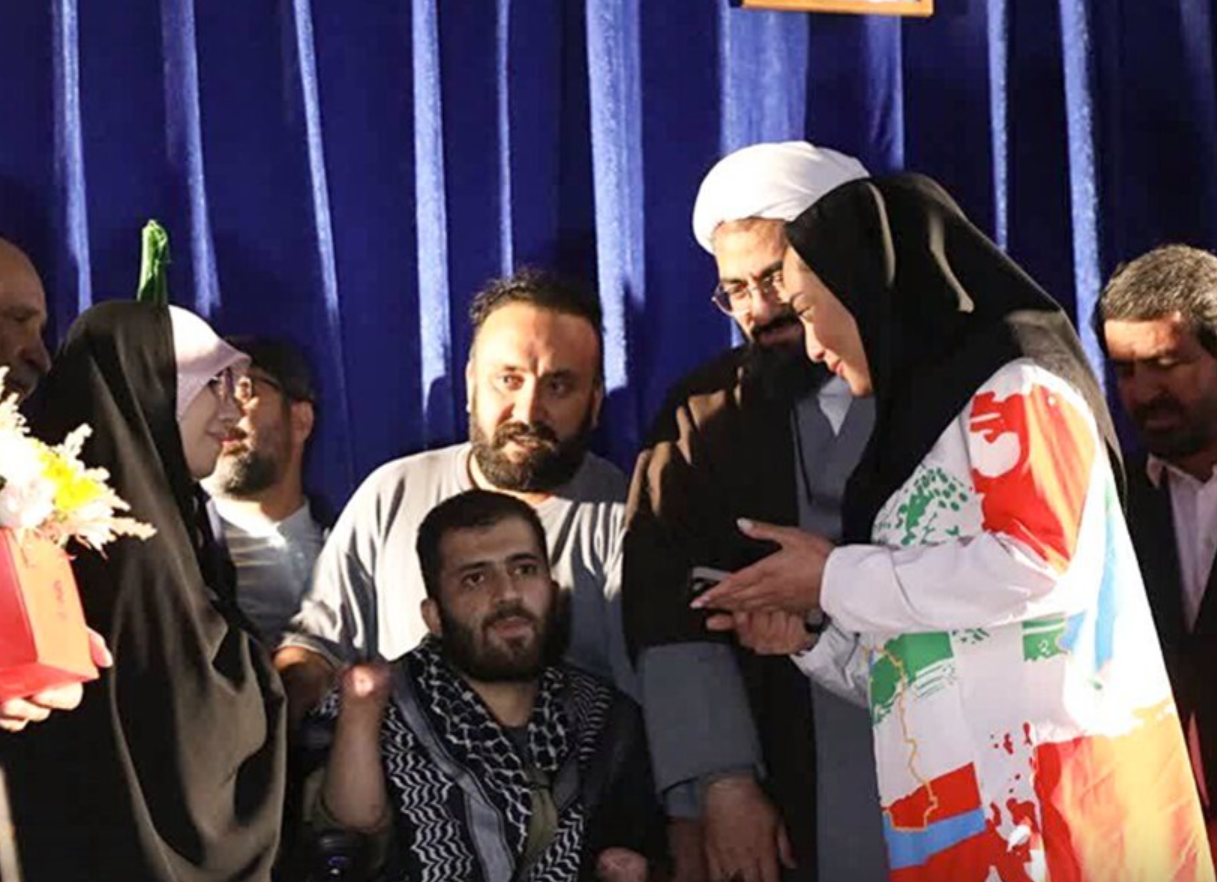 هدف ما و رزمندهها بالا بردن پرچم ایران است