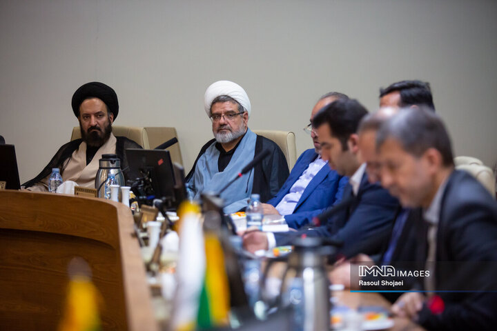 آیین تفاهم نامه همکاری استانداری اصفهان و کمیسیون ملی ایسسکو