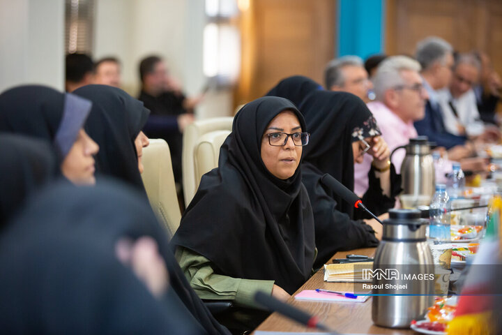 آیین تفاهم نامه همکاری استانداری اصفهان و کمیسیون ملی ایسسکو