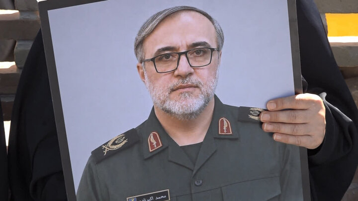 پیکر پاک شهید محمد اکبرزاده در ساری تشییع شد