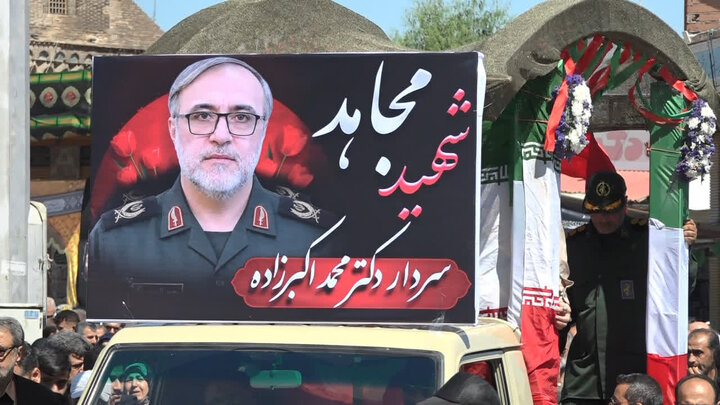 شهید اکبرزاده با روشنگری و تبیین واقعیت‌ها، نقش مؤثری در جهاد تبیین داشت