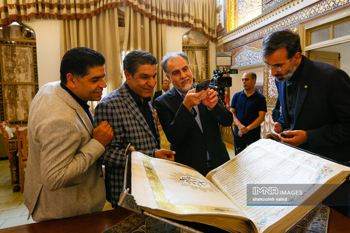 رونمایی از قرآن خطی