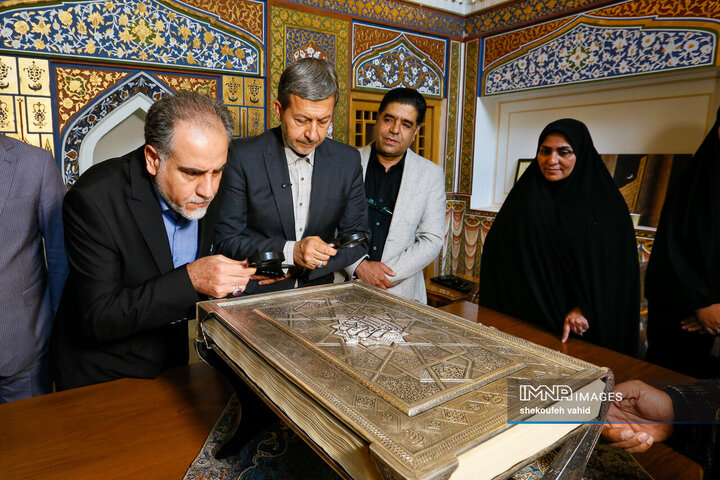 رونمایی از قرآن خطی