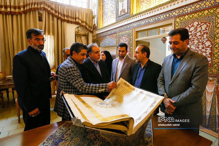 رونمایی از قرآن خطی