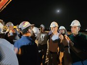بازدید شبانه شهردار اصفهان از عملیات بتن‌ریزی پل شماره یک پروژه شهید فخری‌زاده