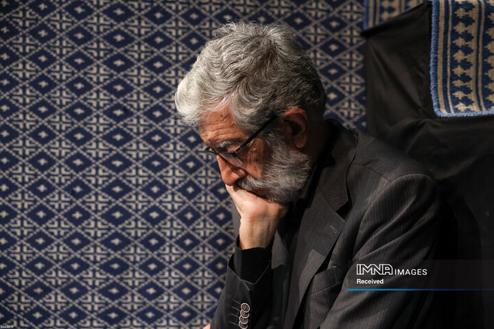 مراسم وداع با پیکر رهبر شهید انقلاب اسلامی در جوار حسینیه امام خمینی(ره)