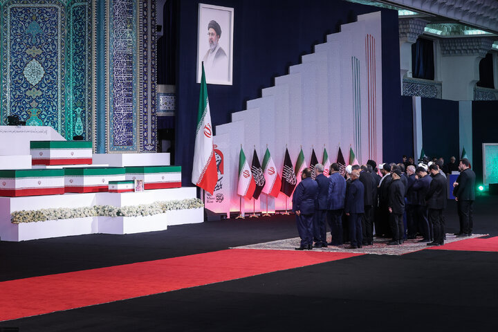 مراسم ادای احترام مقامات و شخصیت‌های کشورهای خارجی به پیکر مطهر رهبر شهید انقلاب
