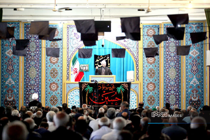 حضور در تشییع رهبر شهید، تجدید بیعت ملت ایران با ولایت است