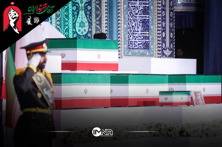 ورود پیکر رهبر شهید انقلاب به جمعیت