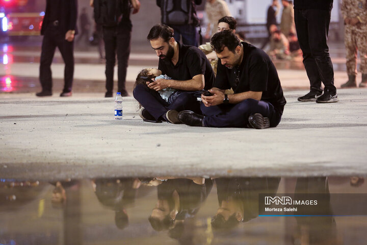 حال و هوای مصلای تهران ساعاتی قبل از آغاز وداع با رهبر شهید انقلاب
