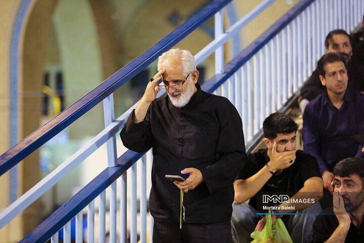 حال و هوای مصلای تهران ساعاتی قبل از آغاز وداع با رهبر شهید انقلاب