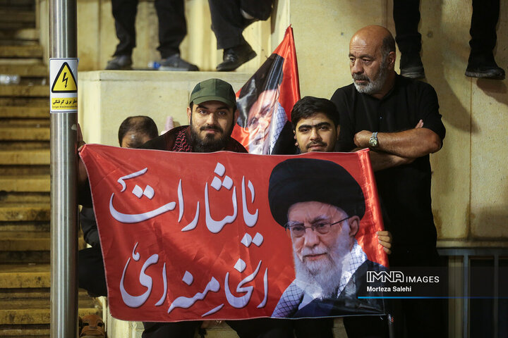 حال و هوای مصلای تهران ساعاتی قبل از آغاز وداع با رهبر شهید انقلاب