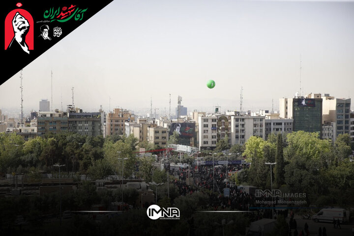 پنجره‌ای از حال و هوای اطراف مصلای امام خمینی (ره) در روز وداع با امام شهید
