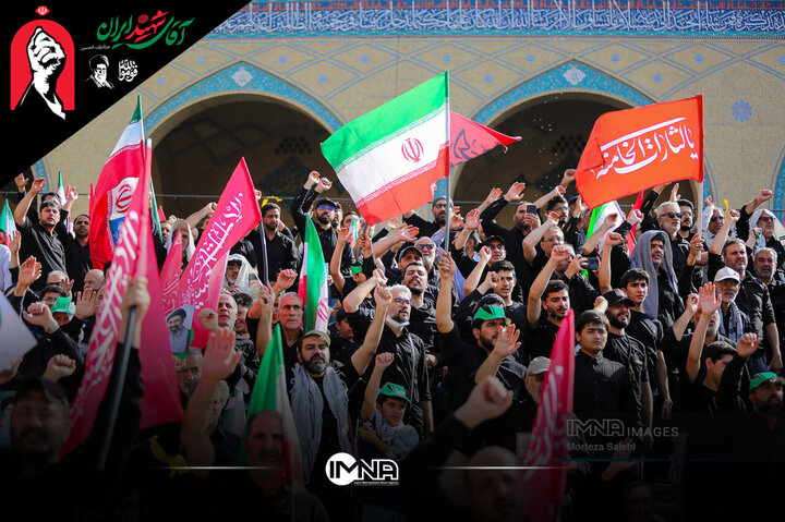 روضه‌خوانی حاج صادق آهنگران در مراسم وداع با رهبر شهید/ فرصت کم است، ای چشم‌ها وقت تماشاست