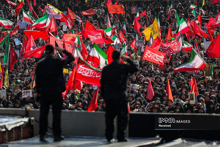 بازتاب جهانی تشییع رهبر شهید؛ رسانهها چه پیامی از تهران دریافت کردند؟