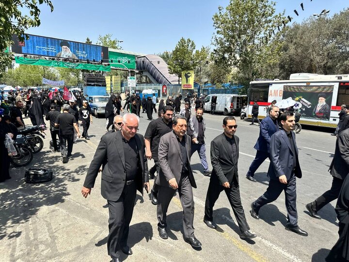 اتابک: رهبر انقلاب اسلامی از چهره‌های دوران‌ساز بود