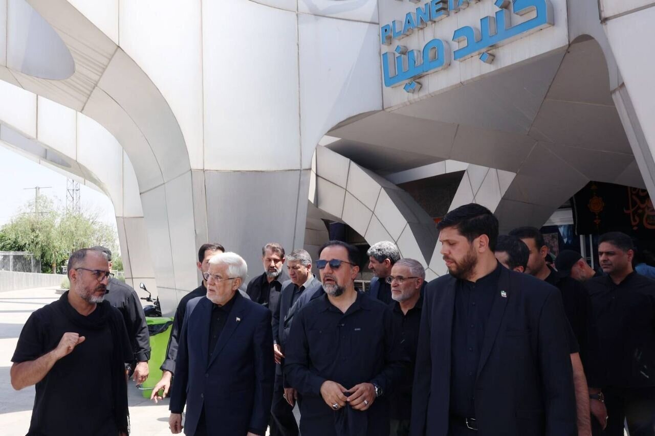 بازدید میدانی عارف از مراکز اسکان و درمان زائران مراسم تشییع رهبر شهید